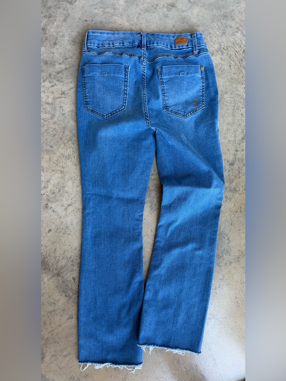 Seven7 Women's Denim Jeans Trio in Light to Dark Blue - Picture 7 of 7